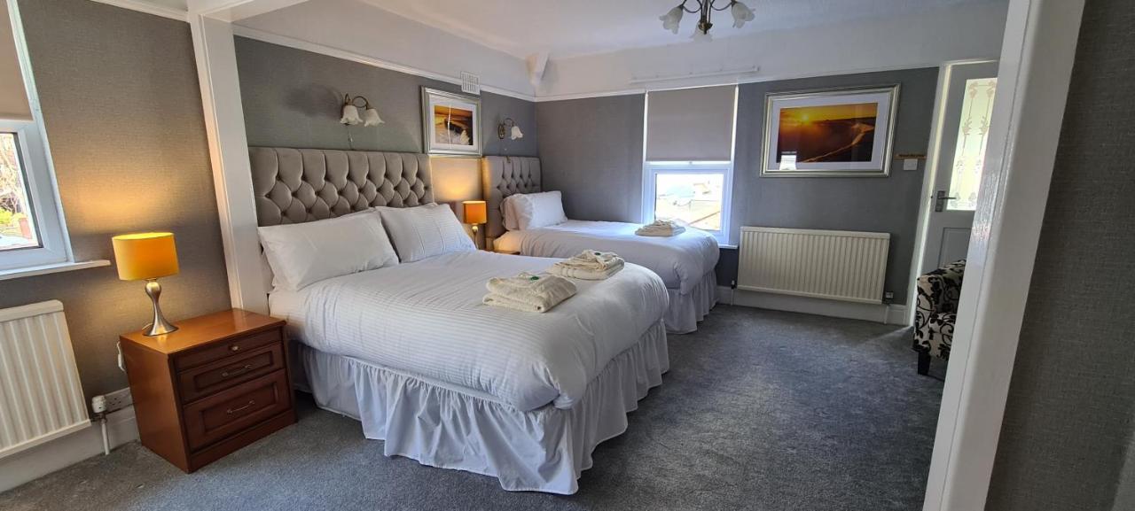 Sunnycroft Private Hotel Llandudno Exterior photo