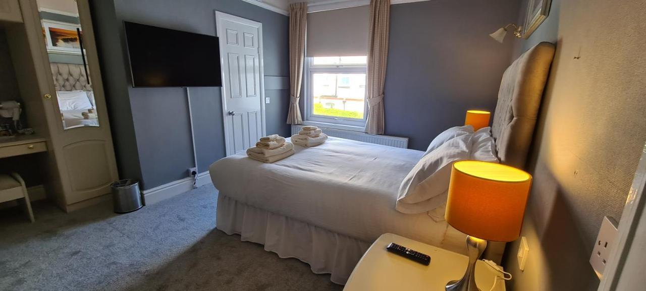 Sunnycroft Private Hotel Llandudno Exterior photo
